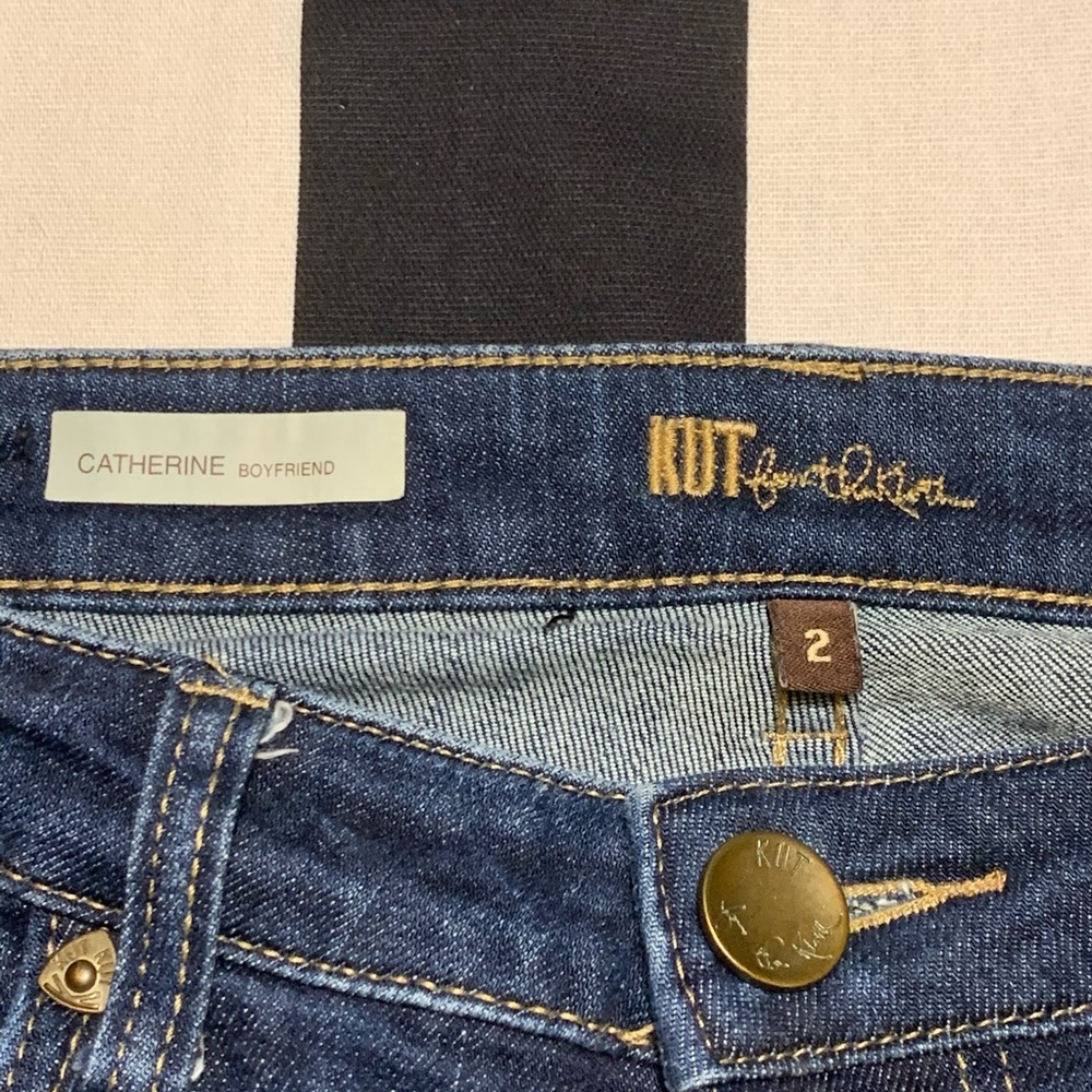 🔥 Kut from the Kloth Catherine boyfriend jeans 🔥 - Picture 4 of 8
